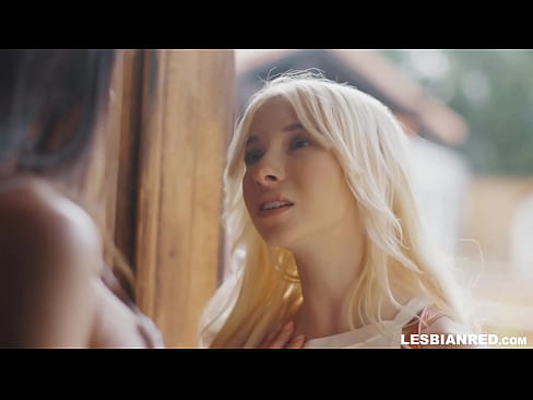 ❤️ La noia torna a casa uns mesos després i s'acaba menjant el cony de la seva madrastra ❌ Porno al ca.hotpornphotos.ru